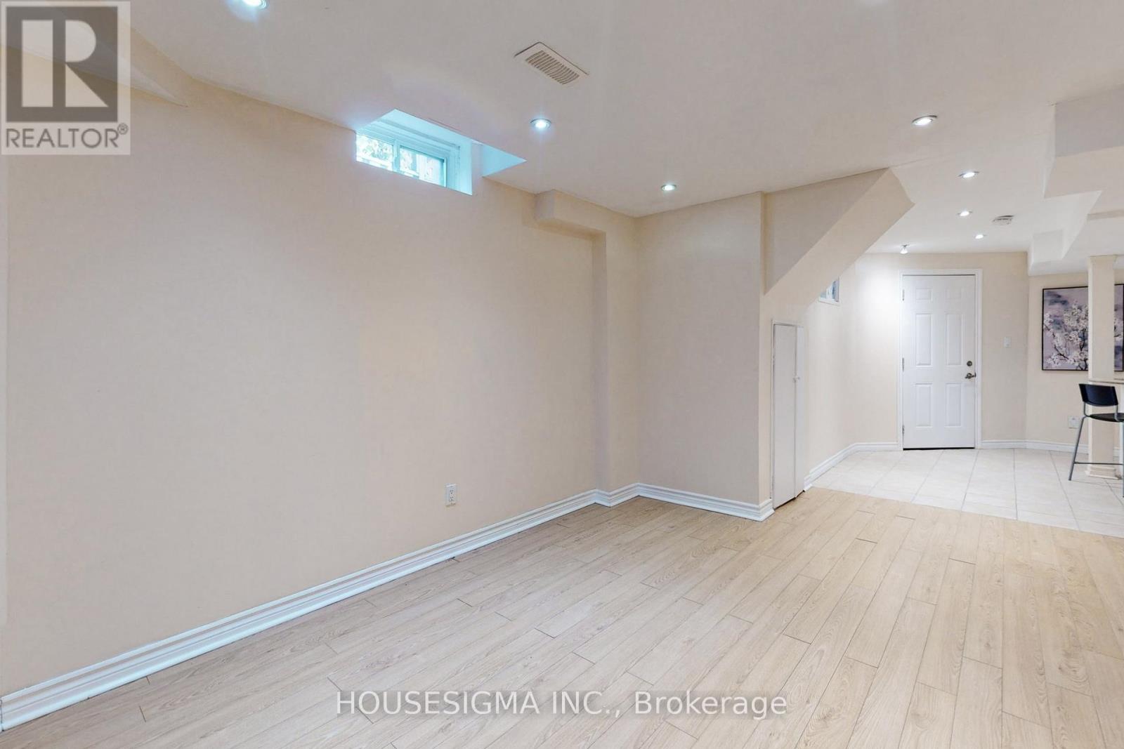Lower - 38 Estoril Street, Richmond Hill, Ontario  L4C 0B6 - Photo 8 - N12180614