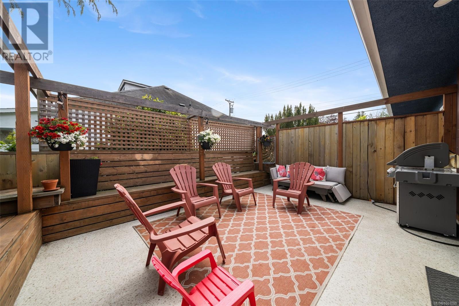 519 Lampson St, Esquimalt, British Columbia  V9A 5Z6 - Photo 10 - 1001098