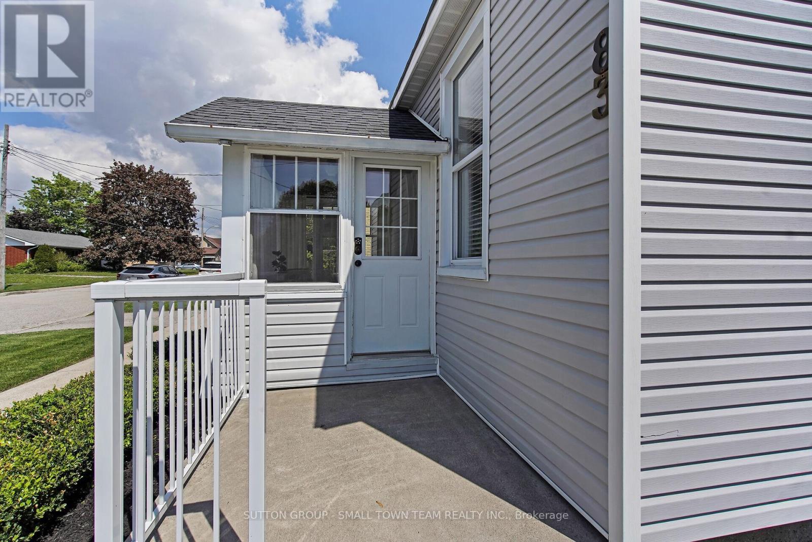 83 John Street W, South Huron, Ontario  N0M 1S1 - Photo 3 - X12180713