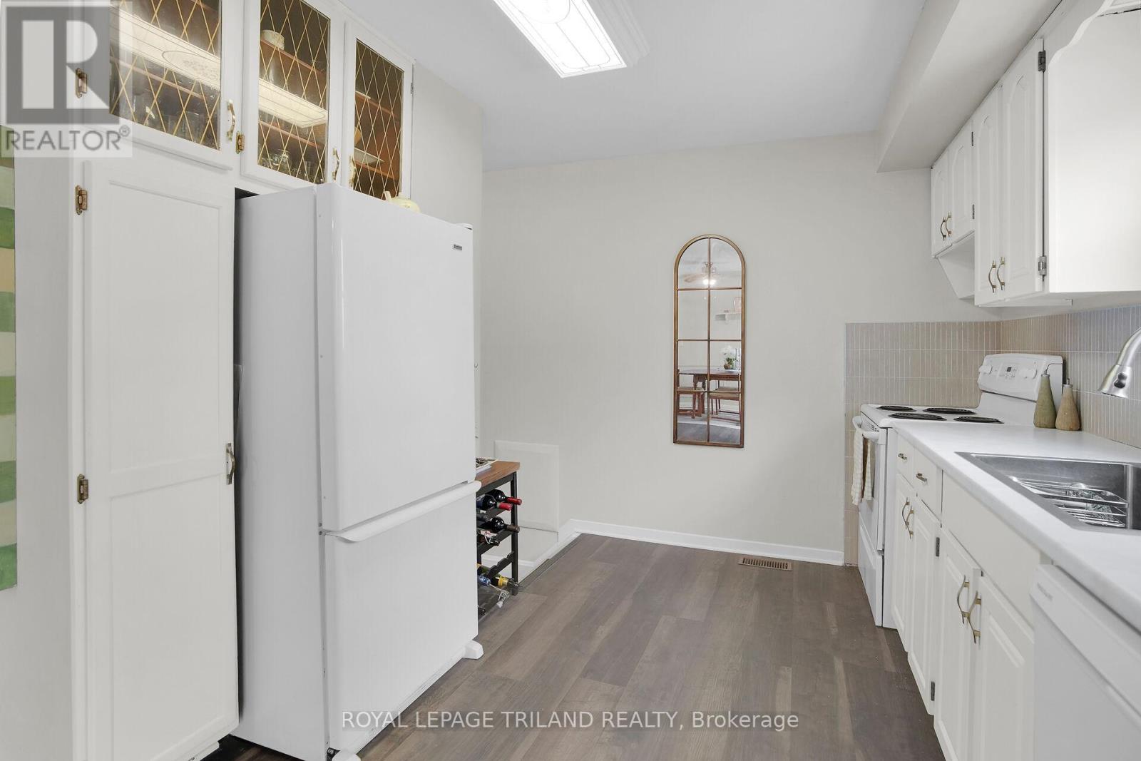212 West Street, Central Elgin, Ontario  N0L 1B0 - Photo 12 - X12180721