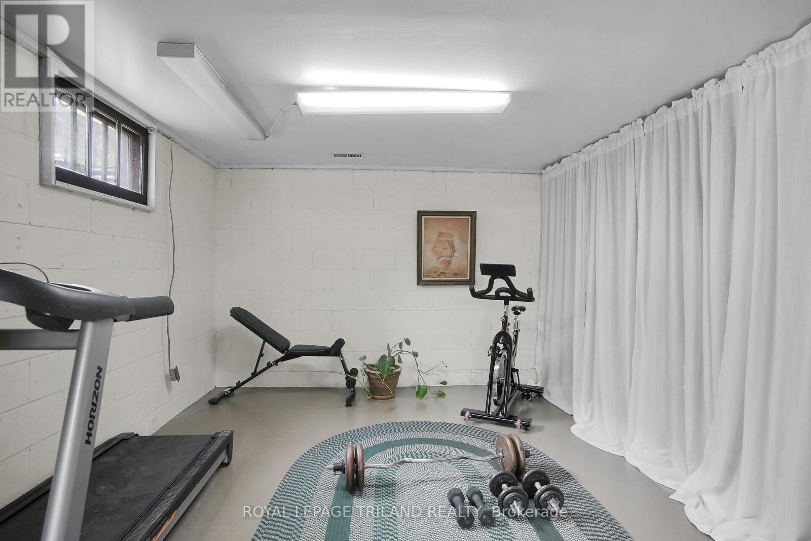 212 West Street, Central Elgin (Belmont), Ontario  N0L 1B0 - Photo 24 - X12180721