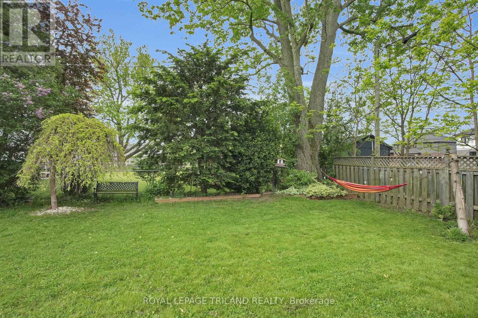 212 West Street, Central Elgin (Belmont), Ontario  N0L 1B0 - Photo 37 - X12180721