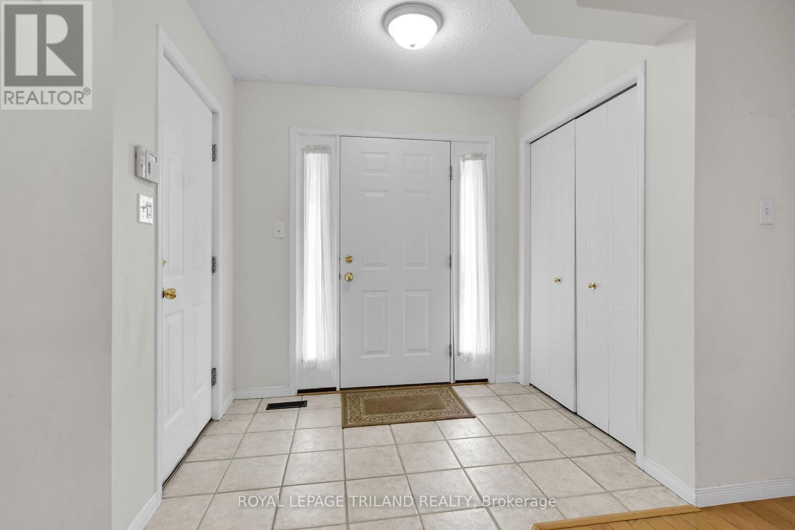 1204 Darnley Boulevard, London South, Ontario  N6M 1J4 - Photo 3 - X12180737