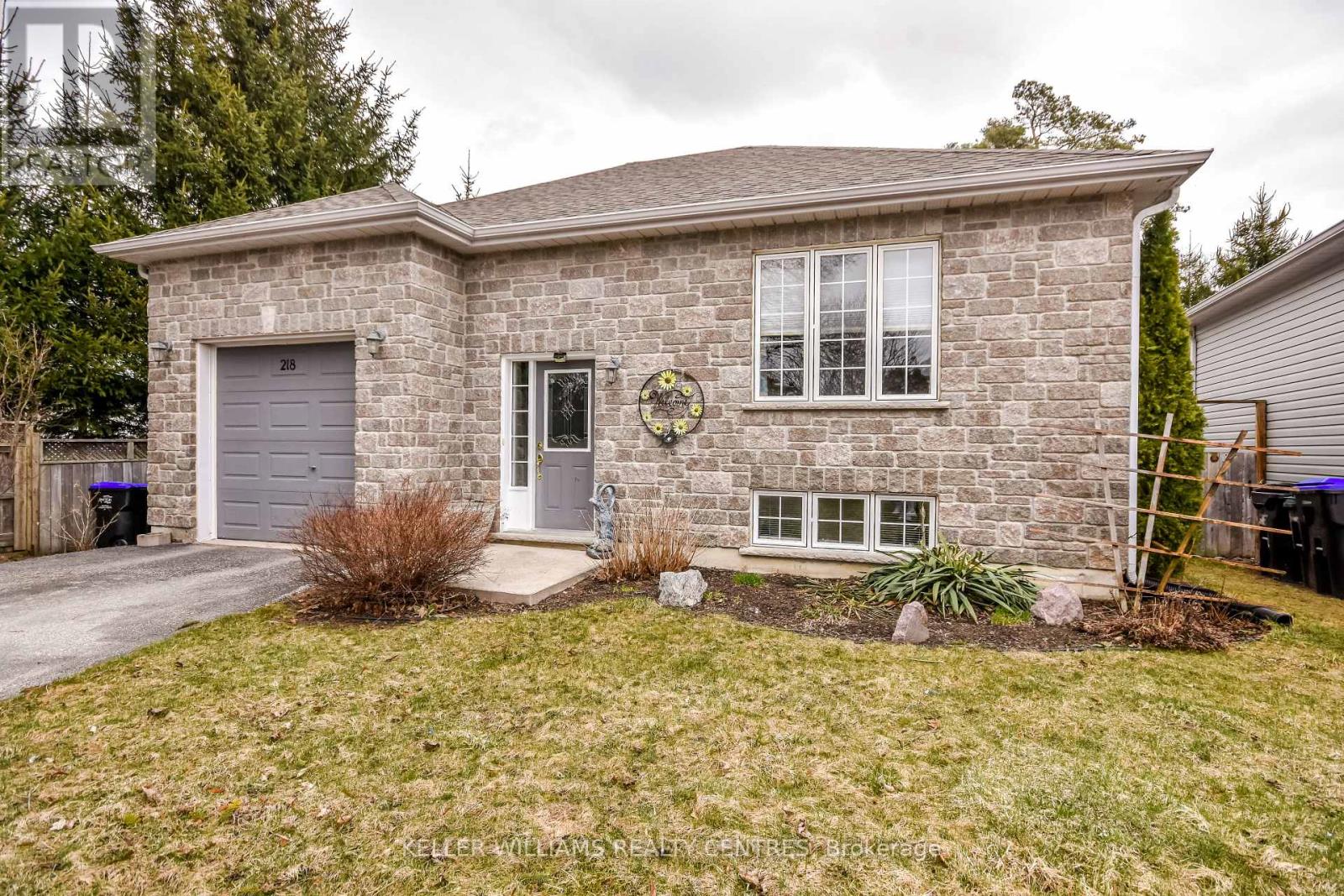 218 Lamont Court, Clearview, Ontario  L0M 1S0 - Photo 2 - S12180640