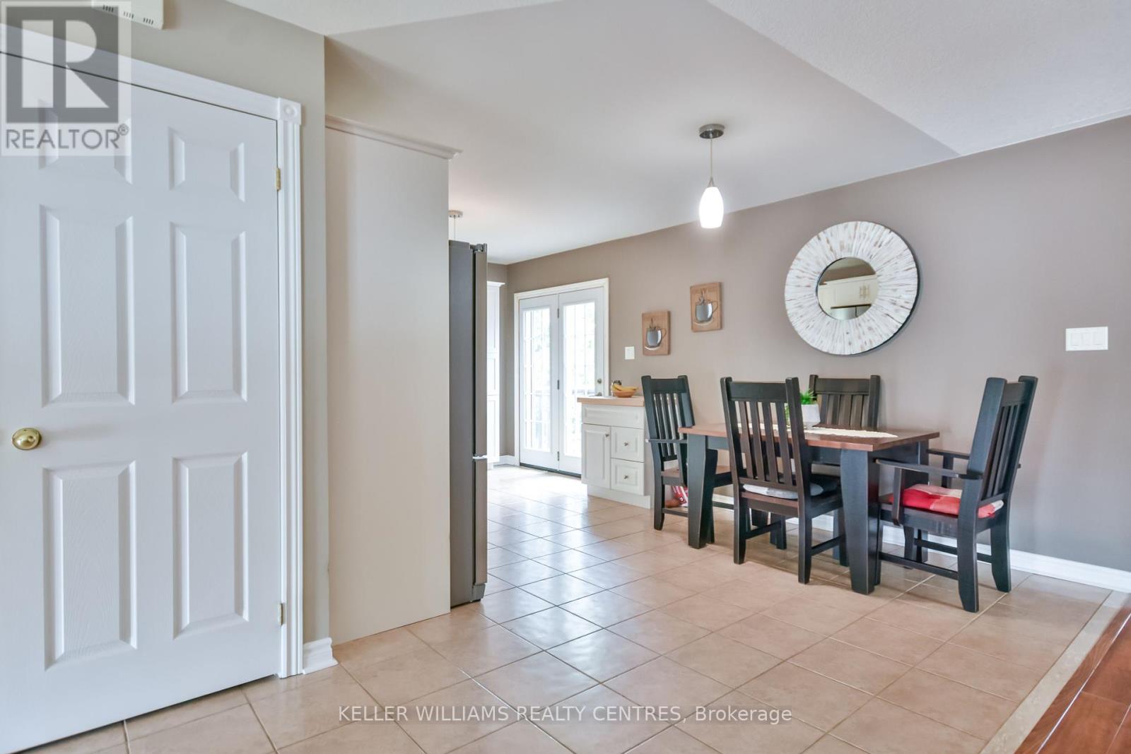 218 Lamont Court, Clearview, Ontario  L0M 1S0 - Photo 6 - S12180640