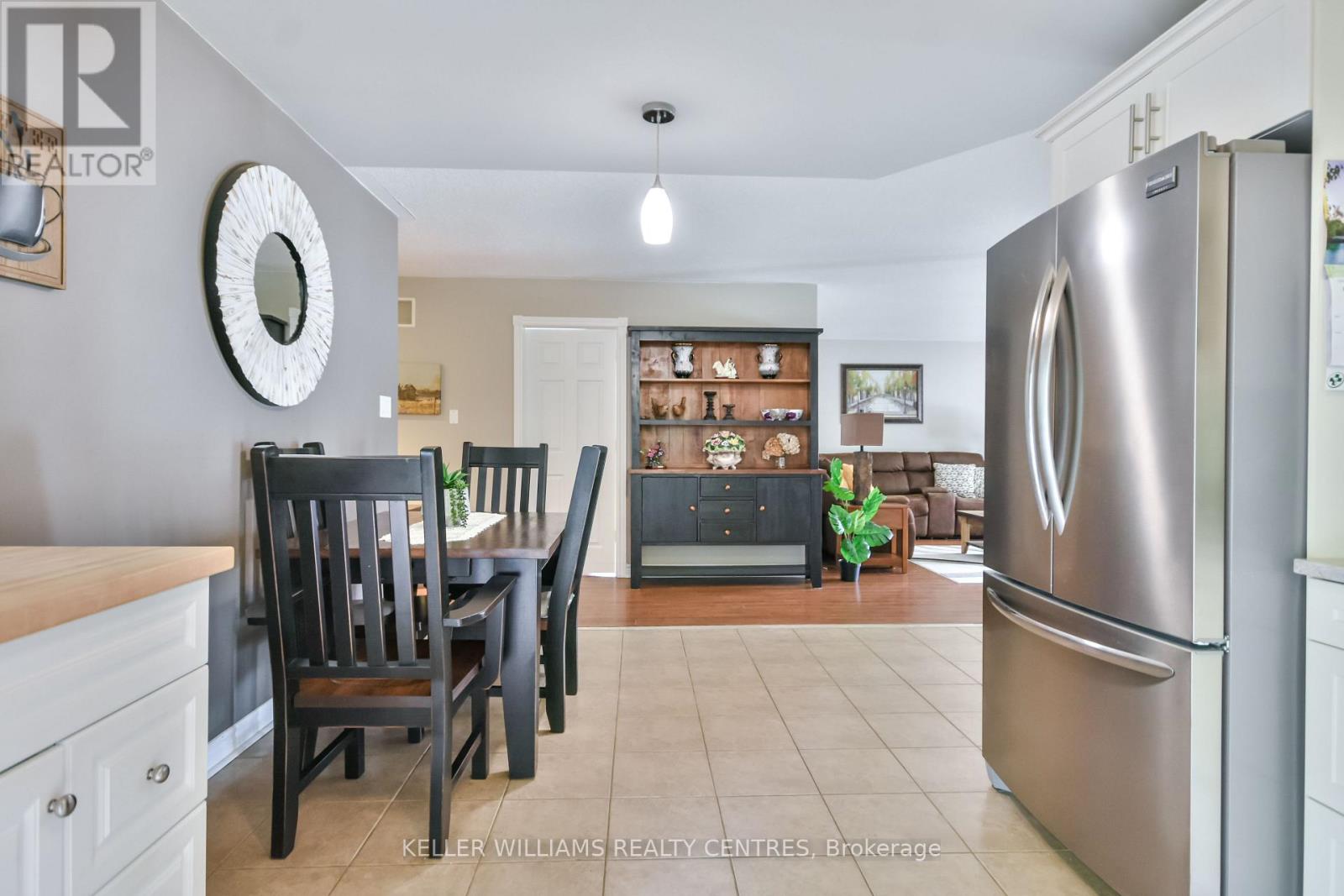 218 Lamont Court, Clearview, Ontario  L0M 1S0 - Photo 9 - S12180640