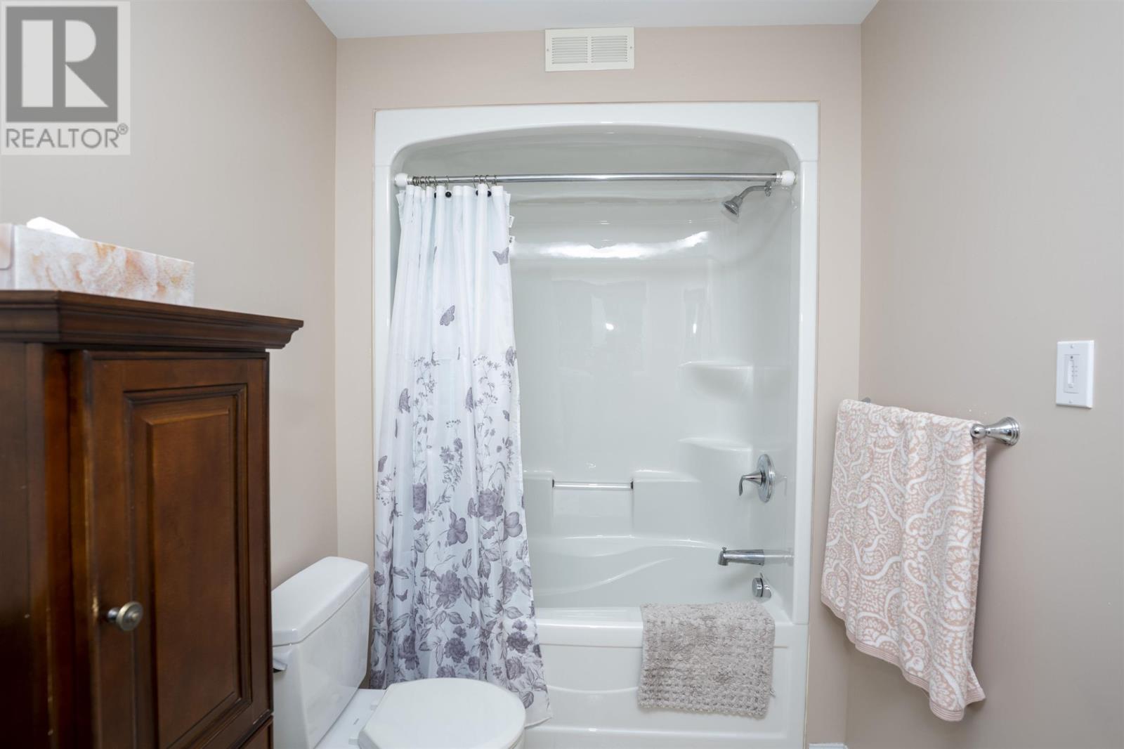 253 South Creek Bay, Thunder Bay, Ontario  P7B 7C3 - Photo 21 - TB251409