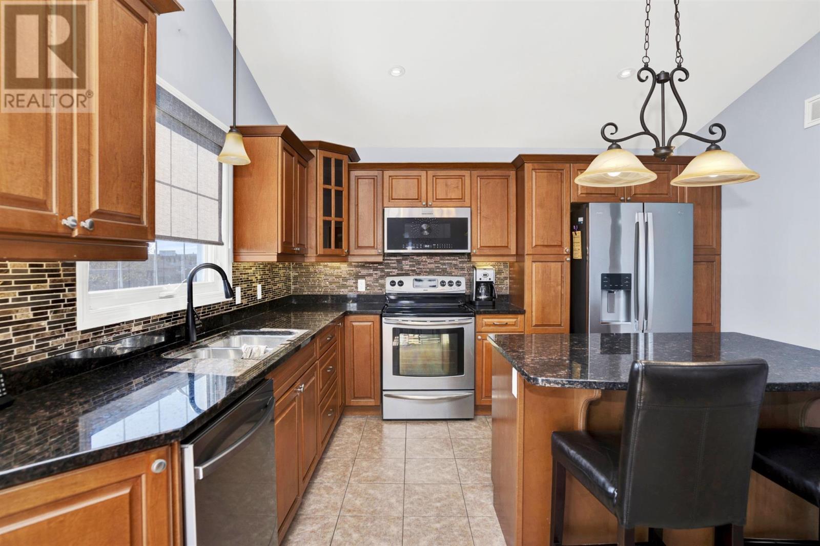 253 South Creek Bay, Thunder Bay, Ontario  P7B 7C3 - Photo 9 - TB251409