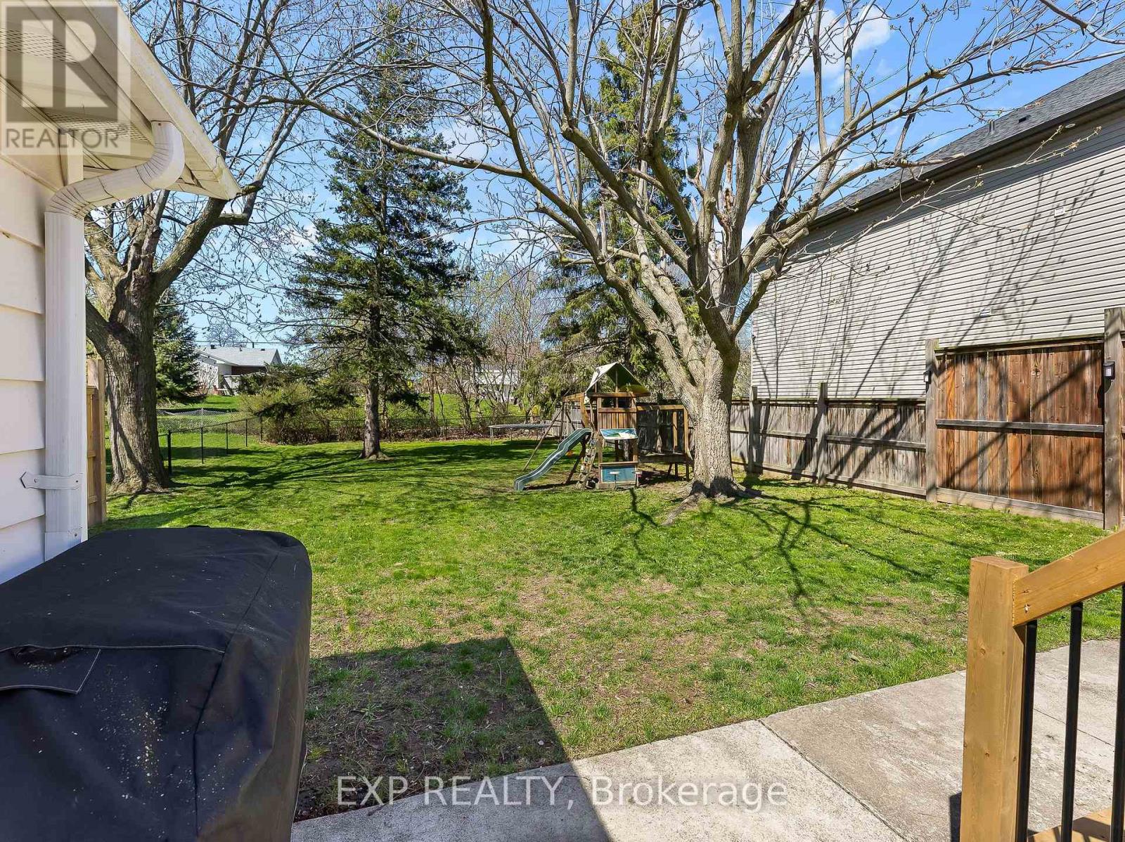 9 Queen Street N, Thorold, Ontario  L2V 2P7 - Photo 26 - X12180751