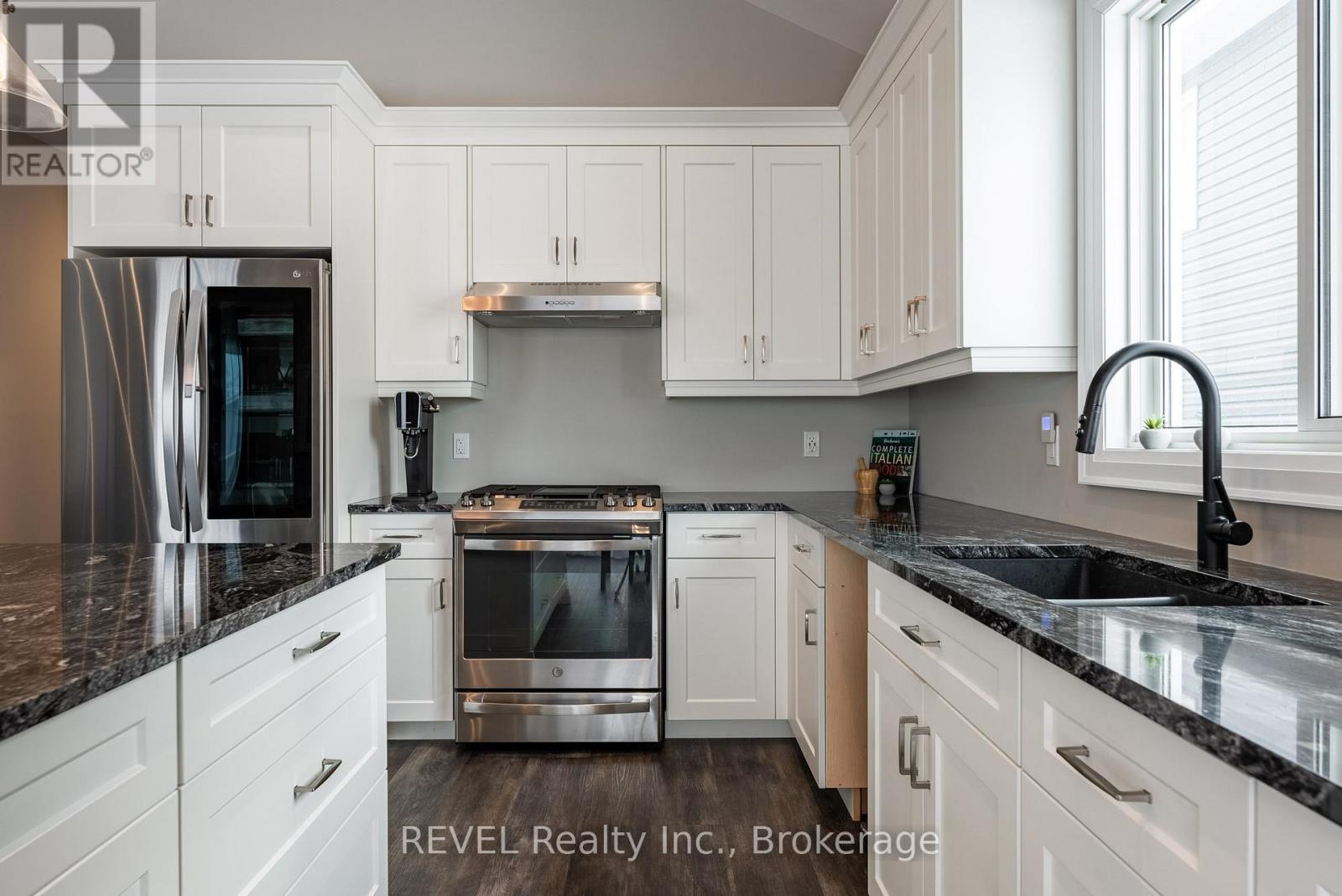 194 Iva Street, Welland, Ontario  L3B 1W6 - Photo 13 - X12180762