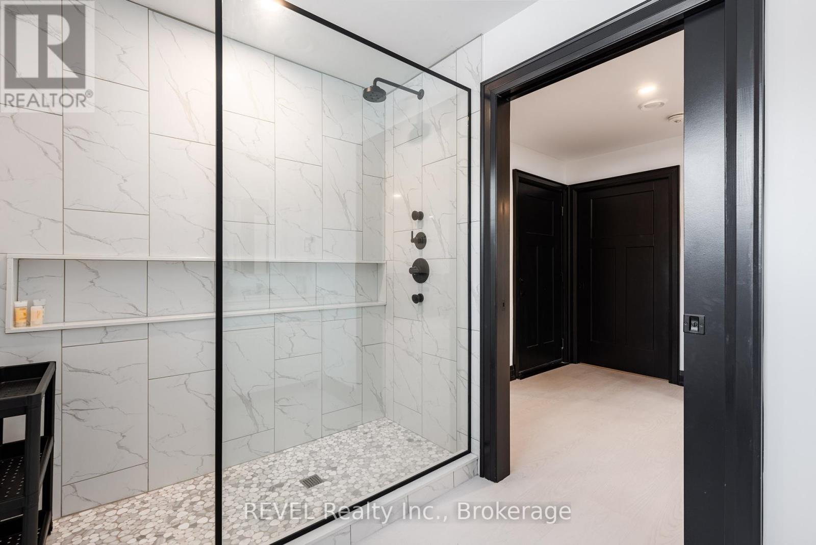194 Iva Street, Welland, Ontario  L3B 1W6 - Photo 34 - X12180762