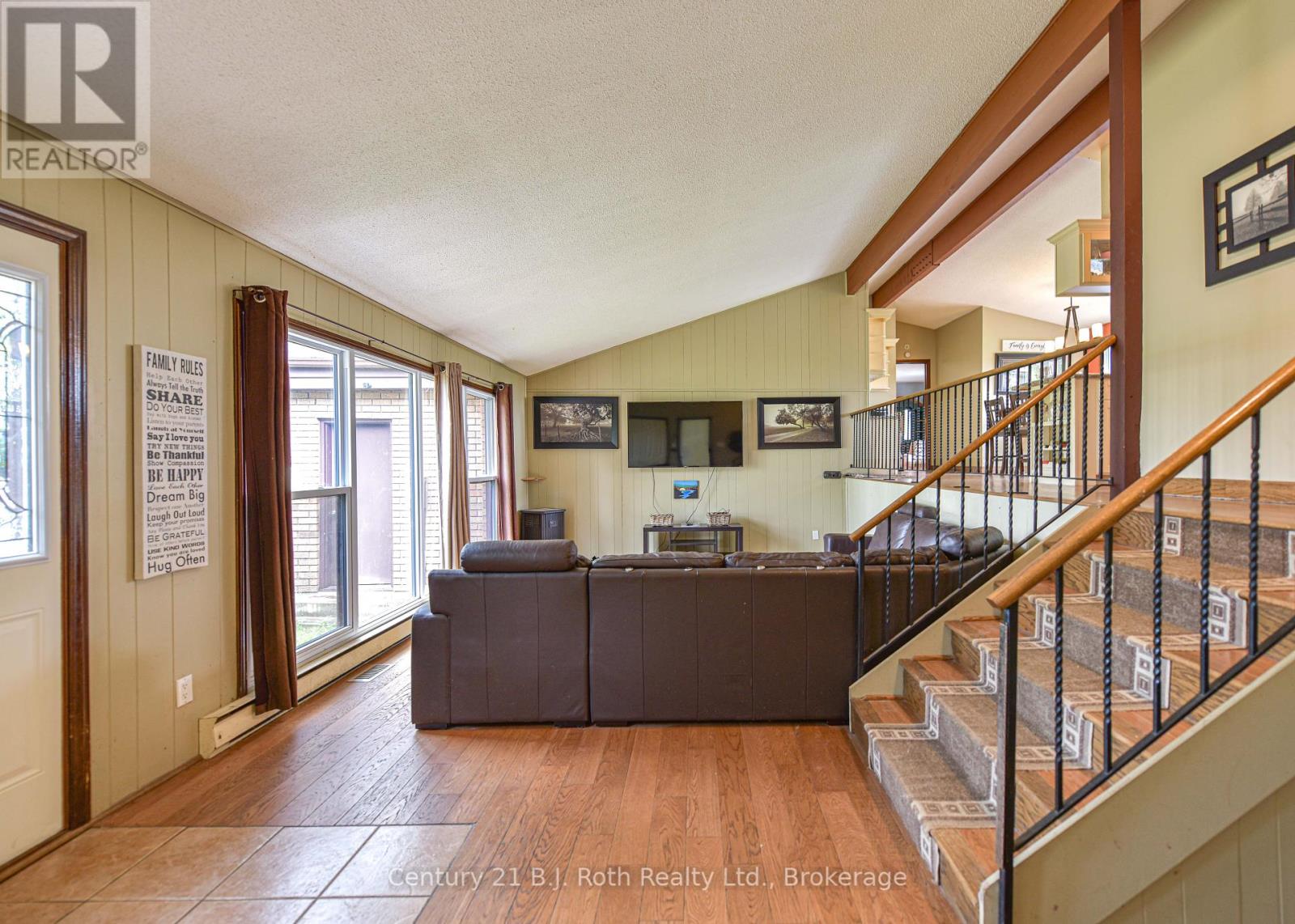 1535 15/16 Side Road E, Oro-Medonte, Ontario  L0L 1T0 - Photo 13 - S12180741