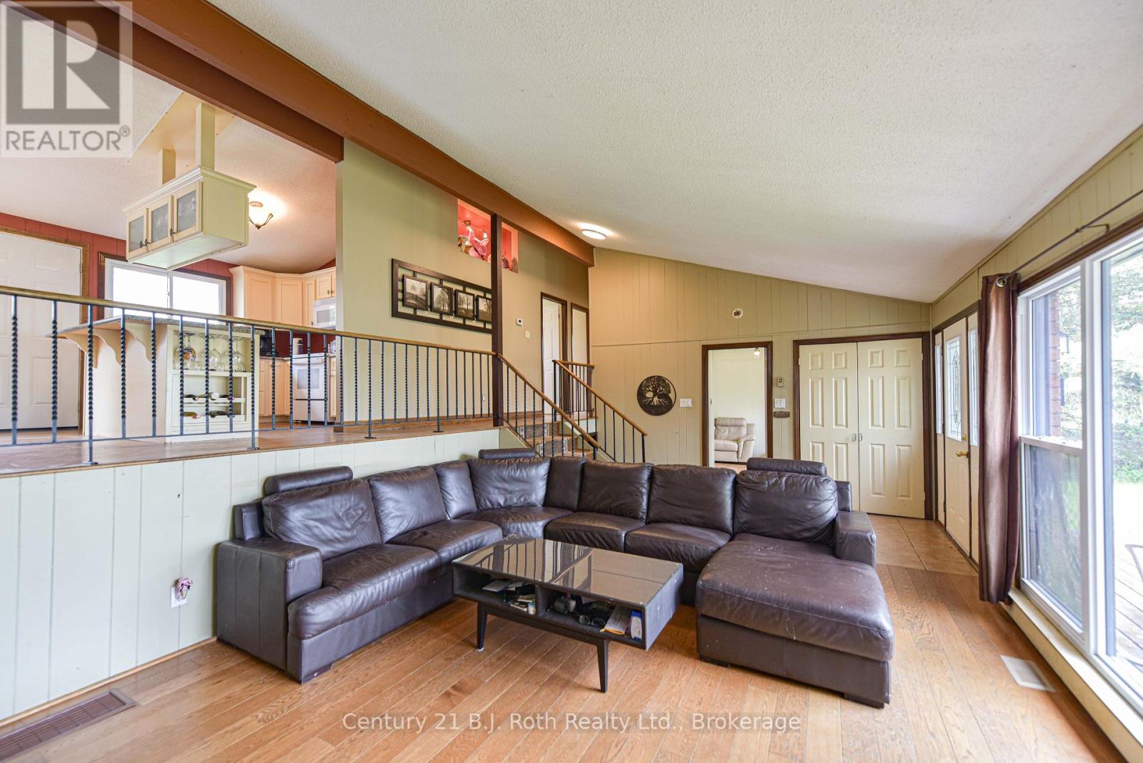 1535 15/16 Side Road E, Oro-Medonte, Ontario  L0L 1T0 - Photo 16 - S12180741