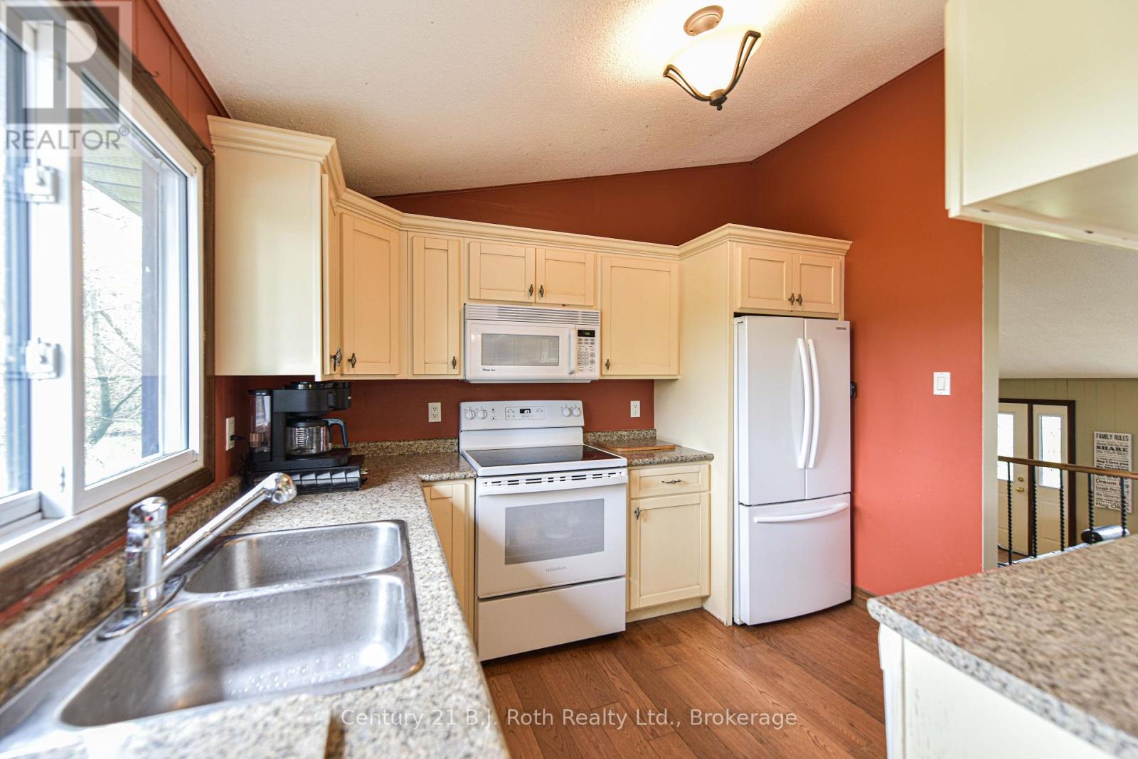 1535 15/16 Side Road E, Oro-Medonte, Ontario  L0L 1T0 - Photo 25 - S12180741
