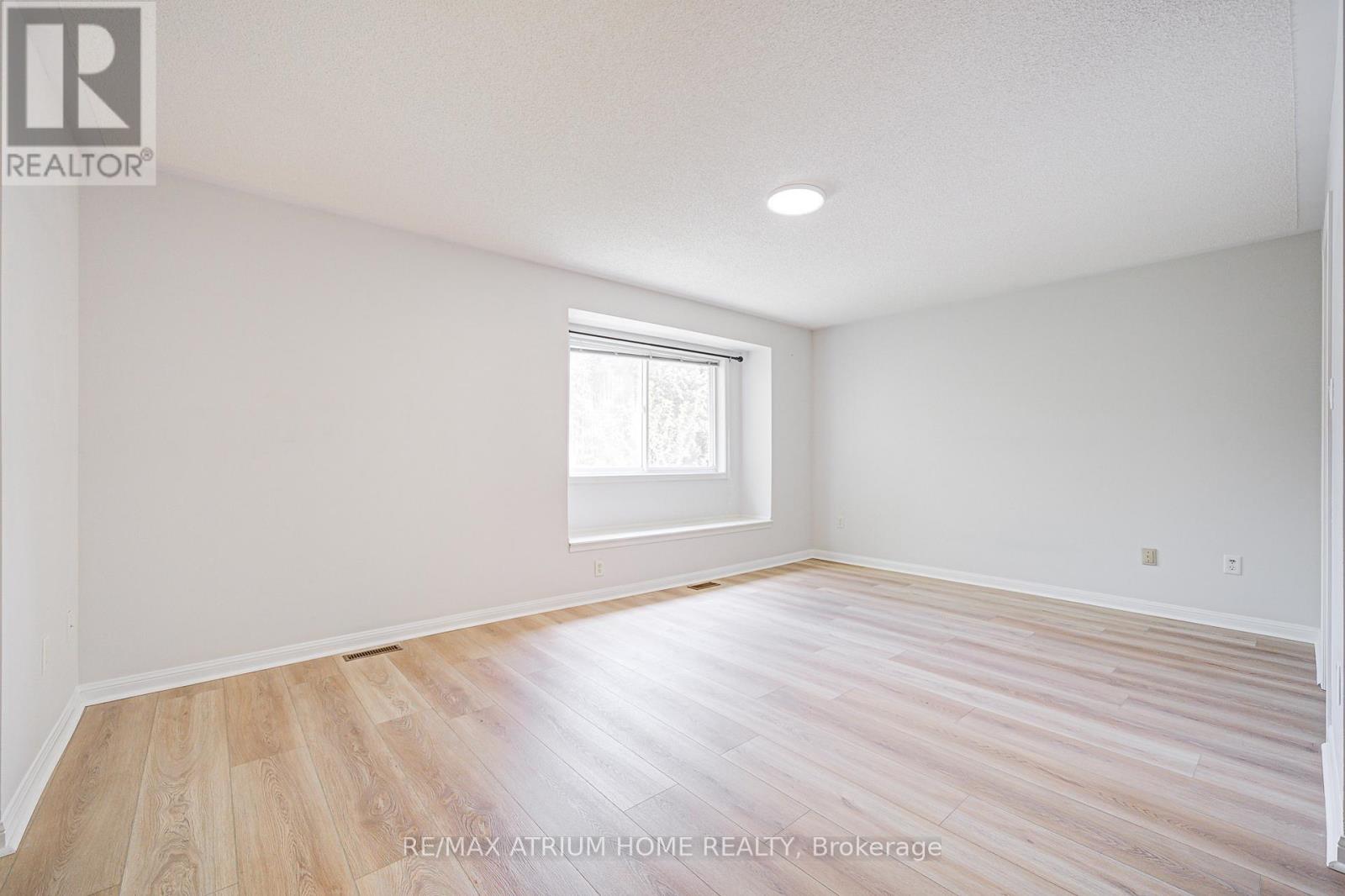 2293 Oakhaven Drive, Oakville, Ontario  L6M 3Y9 - Photo 17 - W12180590