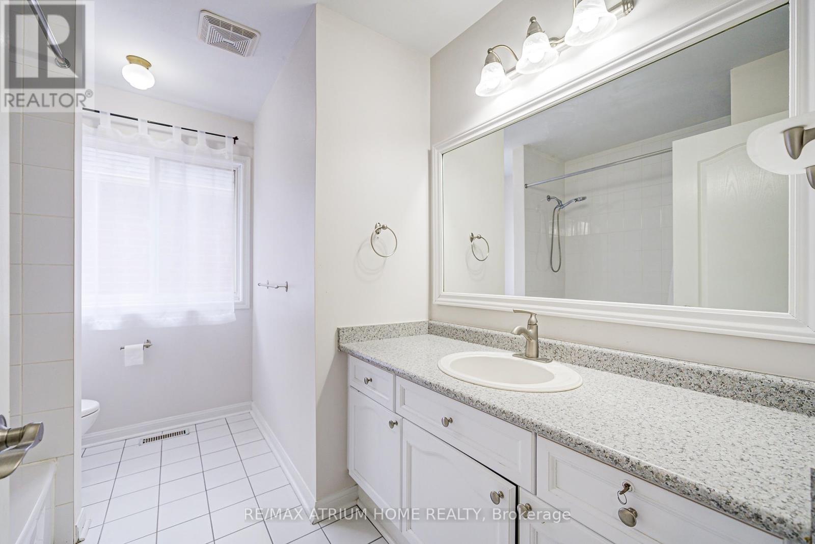 2293 Oakhaven Drive, Oakville, Ontario  L6M 3Y9 - Photo 26 - W12180590
