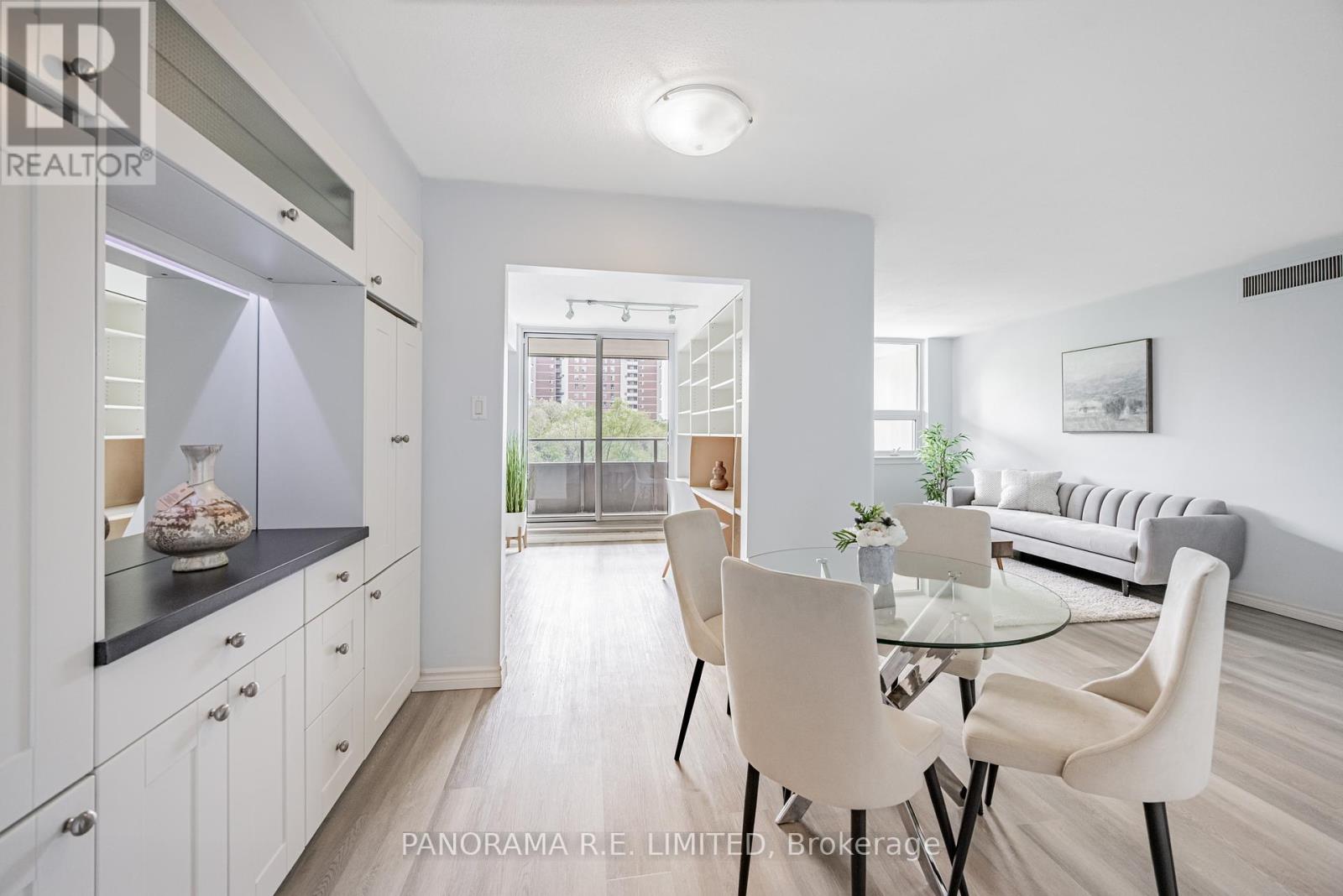 417 - 15 La Rose Avenue, Toronto, Ontario  M9P 1A7 - Photo 6 - W12180648