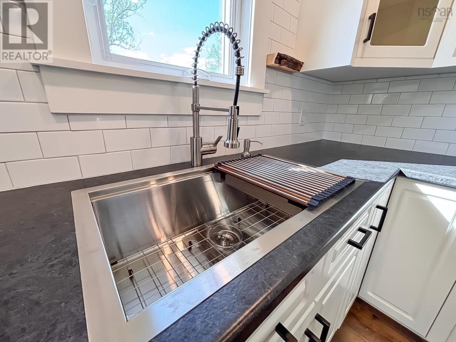 67 Hirtle Road, Maitland, Nova Scotia  B4V 6M2 - Photo 5 - 202512658
