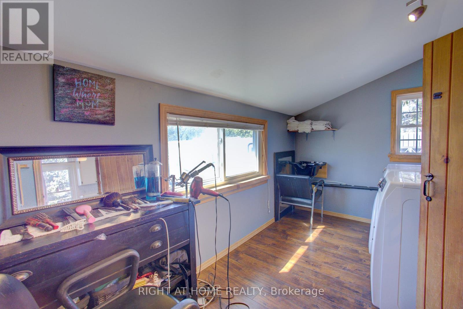 160 Victoria Street, Shelburne, Ontario  L9V 2Y1 - Photo 17 - X12180578