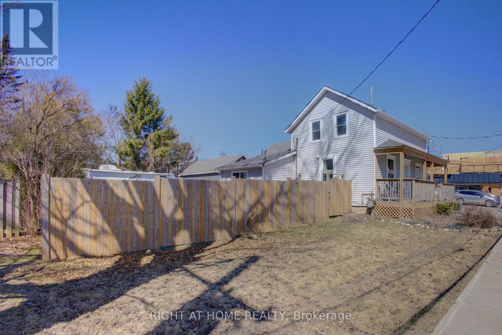 Property at 160 VICTORIA STREET image 5