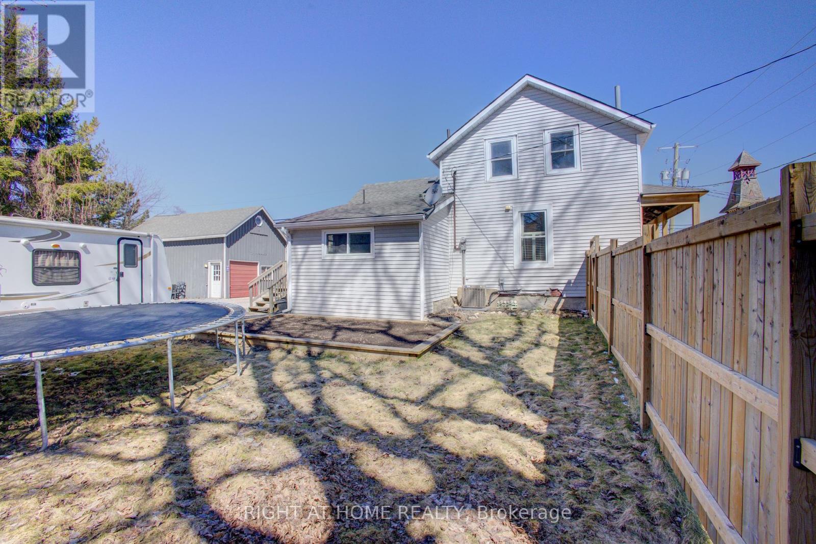 160 Victoria Street, Shelburne, Ontario  L9V 2Y1 - Photo 8 - X12180578