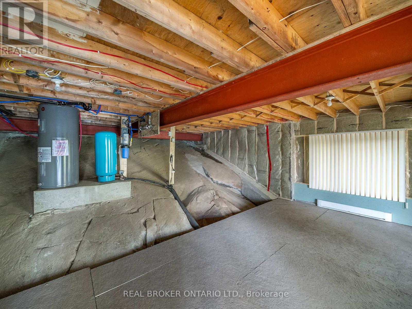 25 Ash Lane, Magnetawan, Ontario  P0A 1P0 - Photo 23 - X12180582