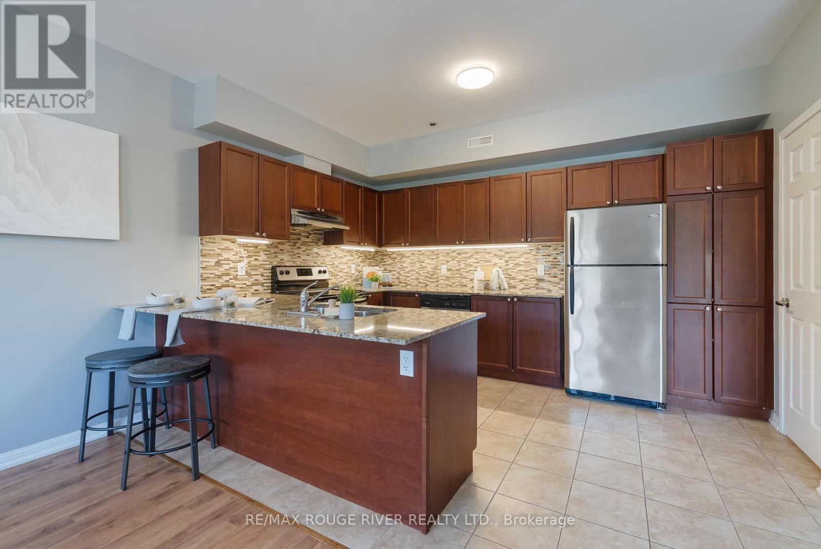 202 - 50 Mill Street N, Port Hope, Ontario  L1A 2T2 - Photo 6 - X12180591