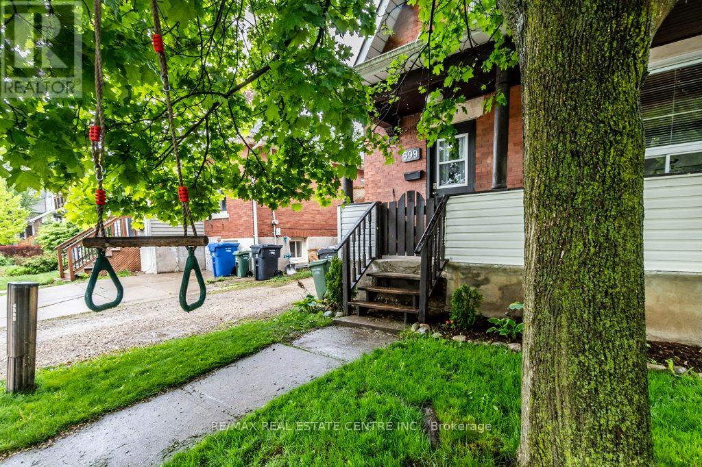 Property at 599 WOOLWICH STREET image 1