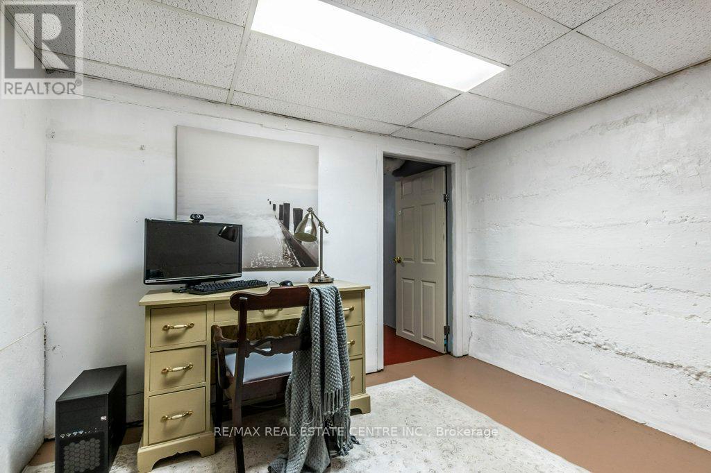 599 Woolwich Street, Guelph (Exhibition Park), Ontario  N1H 3Y6 - Photo 35 - X12180637