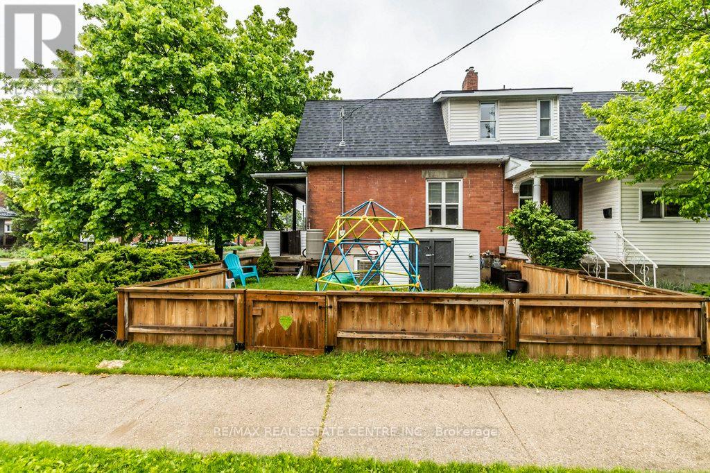 Property at 599 WOOLWICH STREET image 5