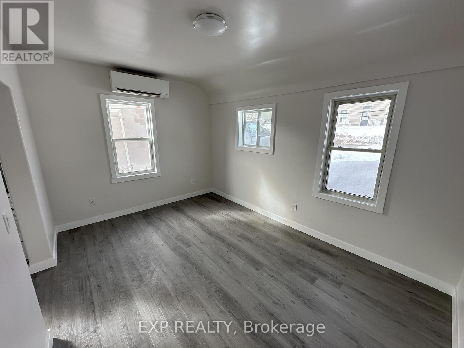 47 Grove Street E, Barrie (Wellington), Ontario  L4M 2N9 - Photo 10 - S11965245