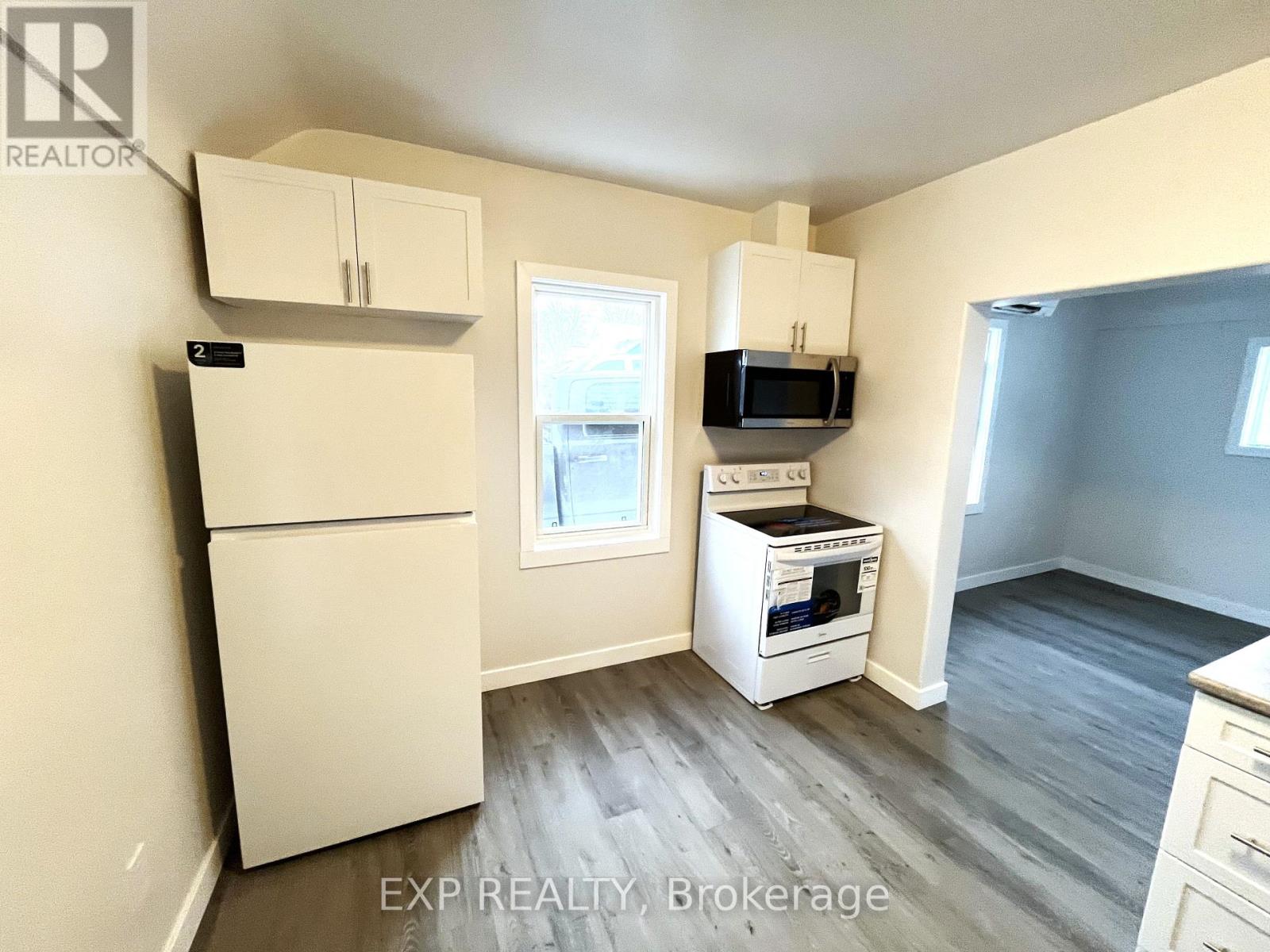 47 Grove Street E, Barrie (Wellington), Ontario  L4M 2N9 - Photo 9 - S11965245
