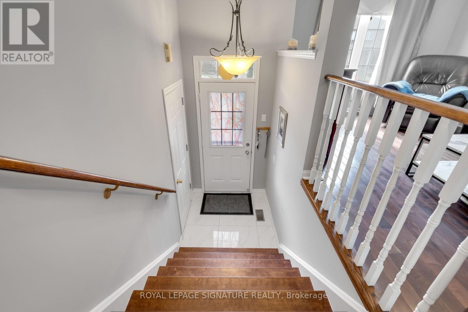 20 Thimbleberry Street, Brampton, Ontario  L7A 3L3 - Photo 5 - W12178939