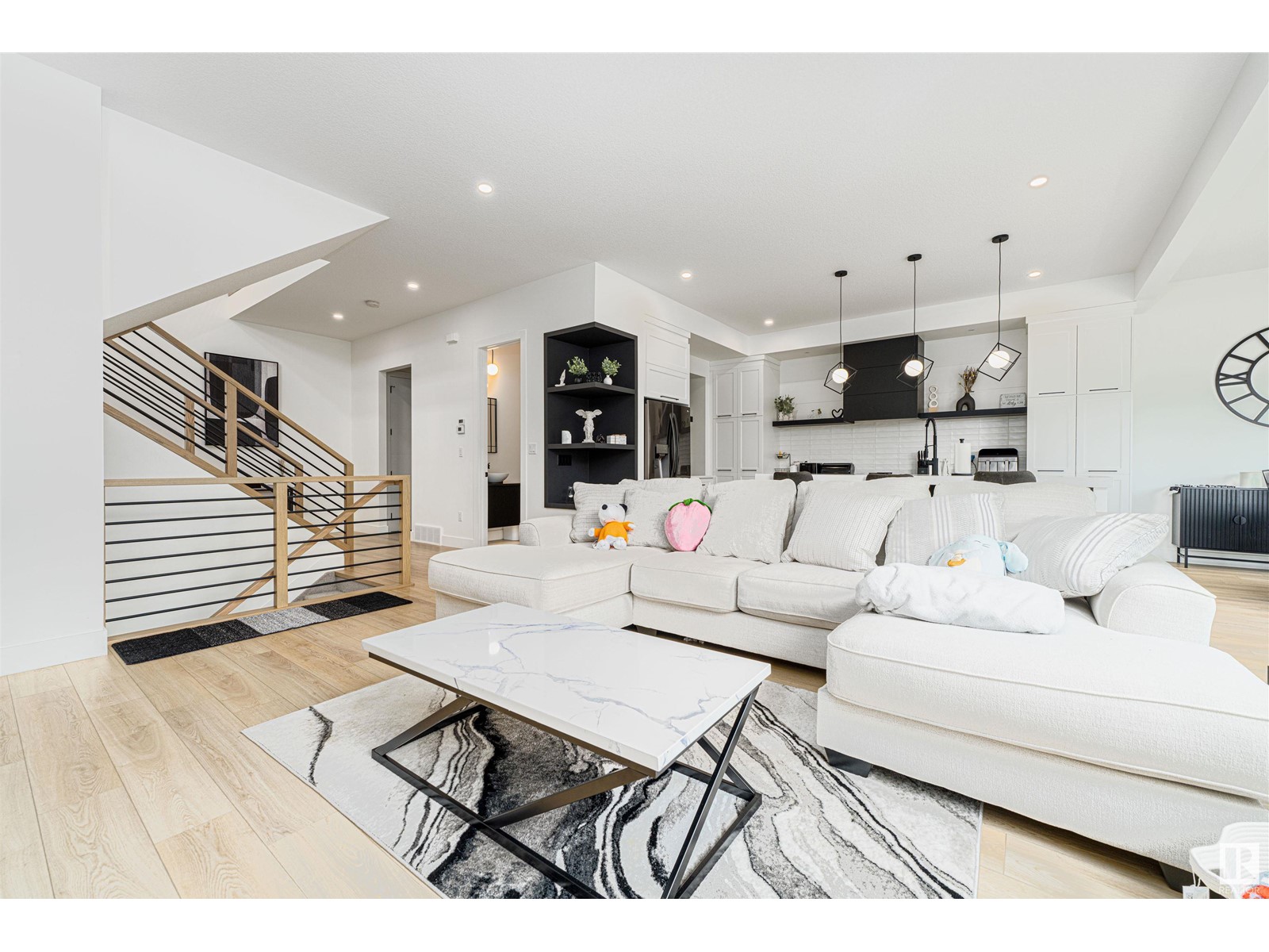 Property at 116 RANKIN DR image 4
