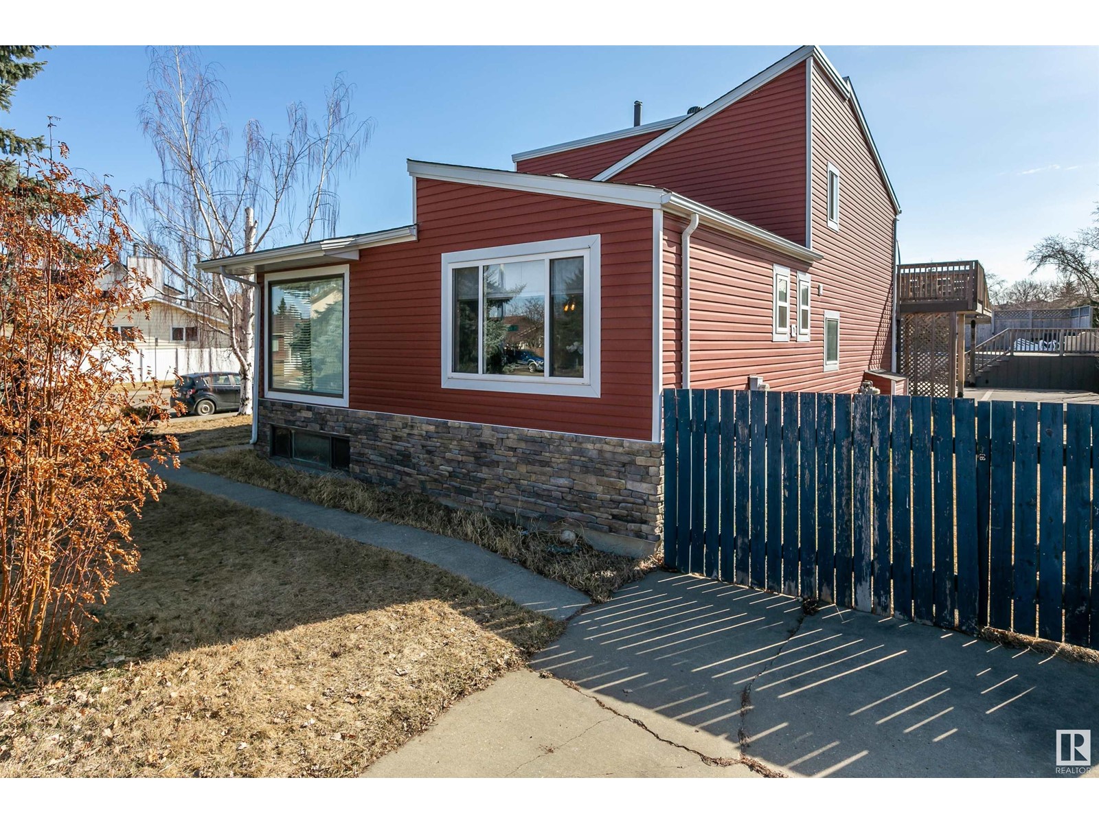 10503 25 Av Nw, Edmonton, Alberta  T6J 5E4 - Photo 4 - E4439058