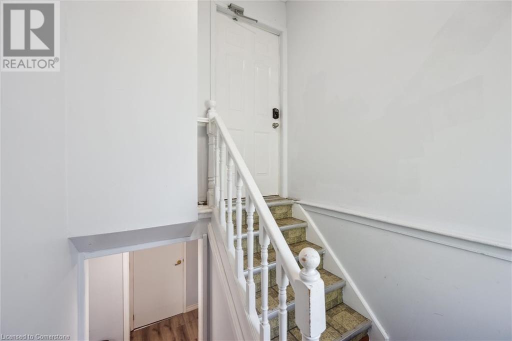 603 Mount Anne Drive, Waterloo, Ontario  N2L 4W6 - Photo 9 - 40734289