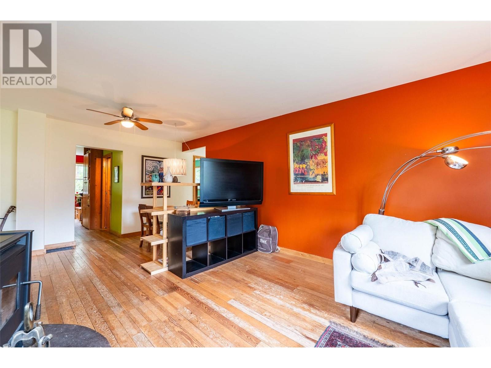 407 SIXTH Street, Nelson, BC V1L2Y2