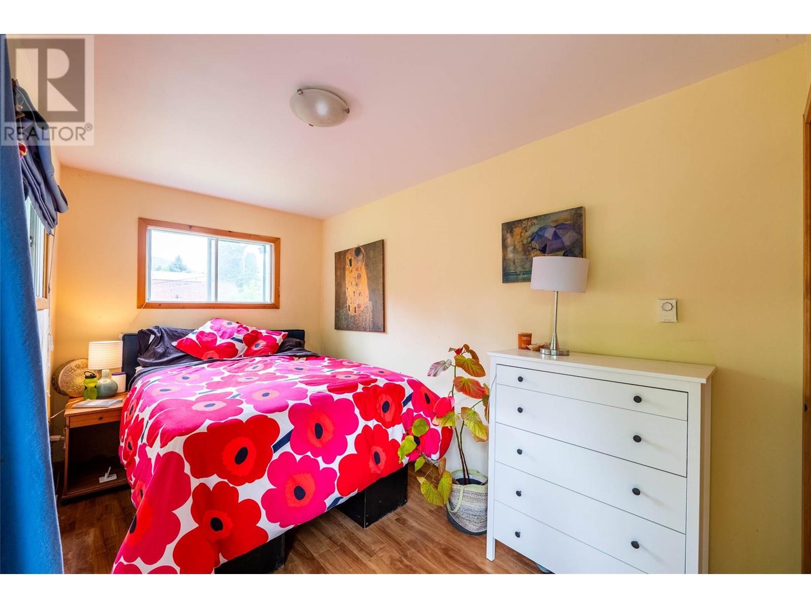 407 SIXTH Street, Nelson, BC V1L2Y2