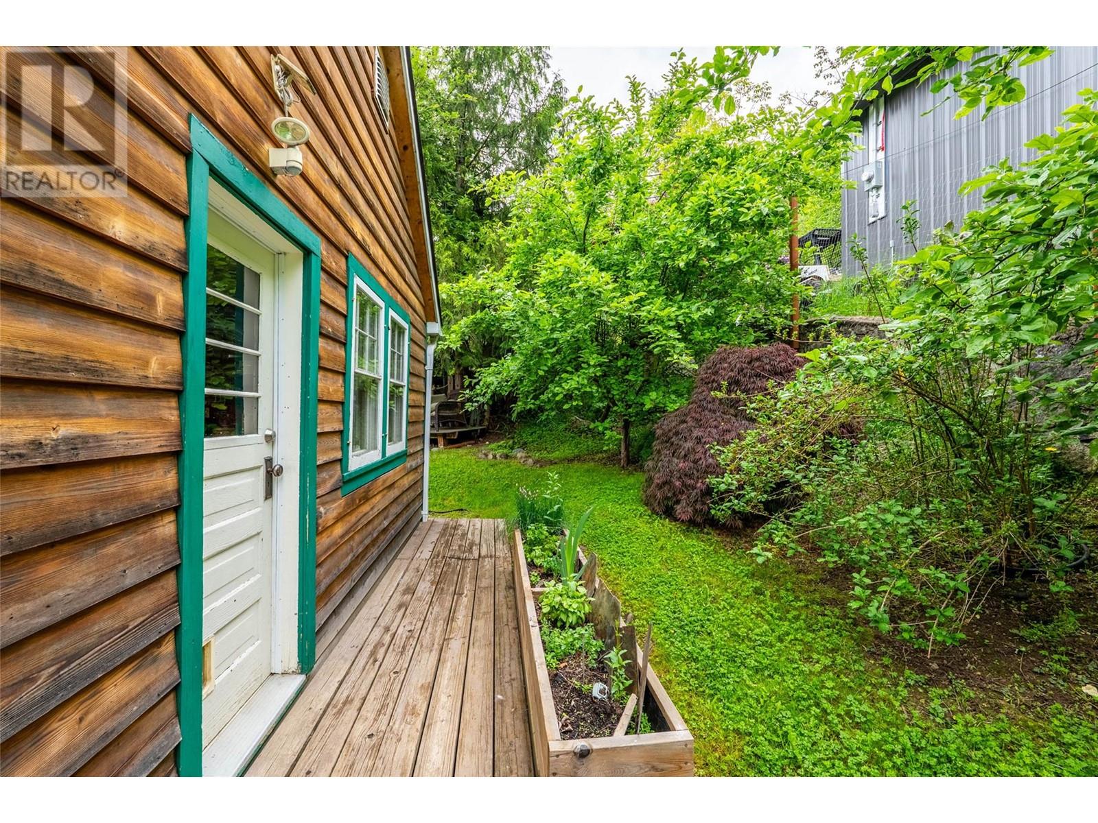 407 SIXTH Street, Nelson, BC V1L2Y2