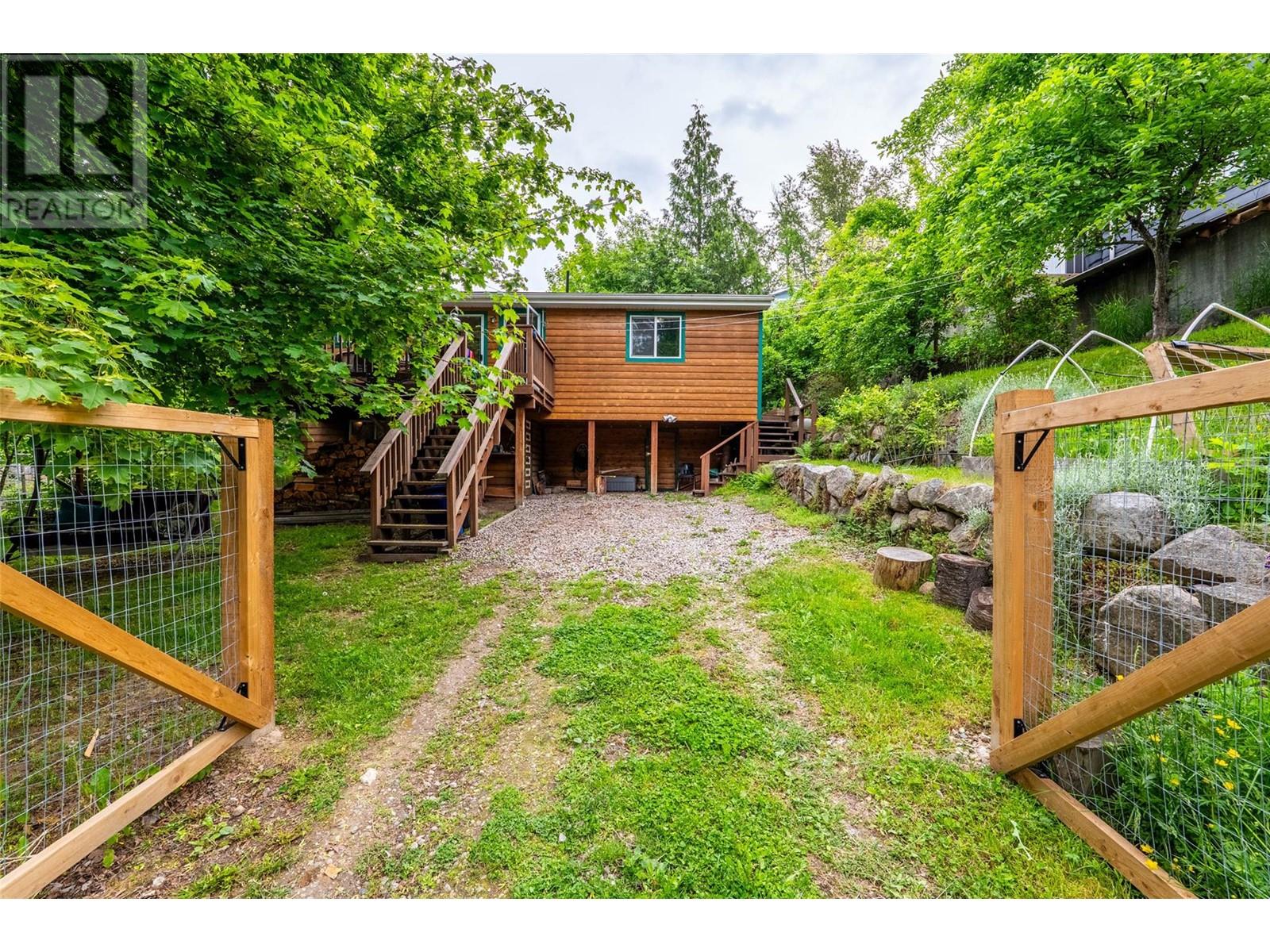 407 SIXTH Street, Nelson, BC V1L2Y2