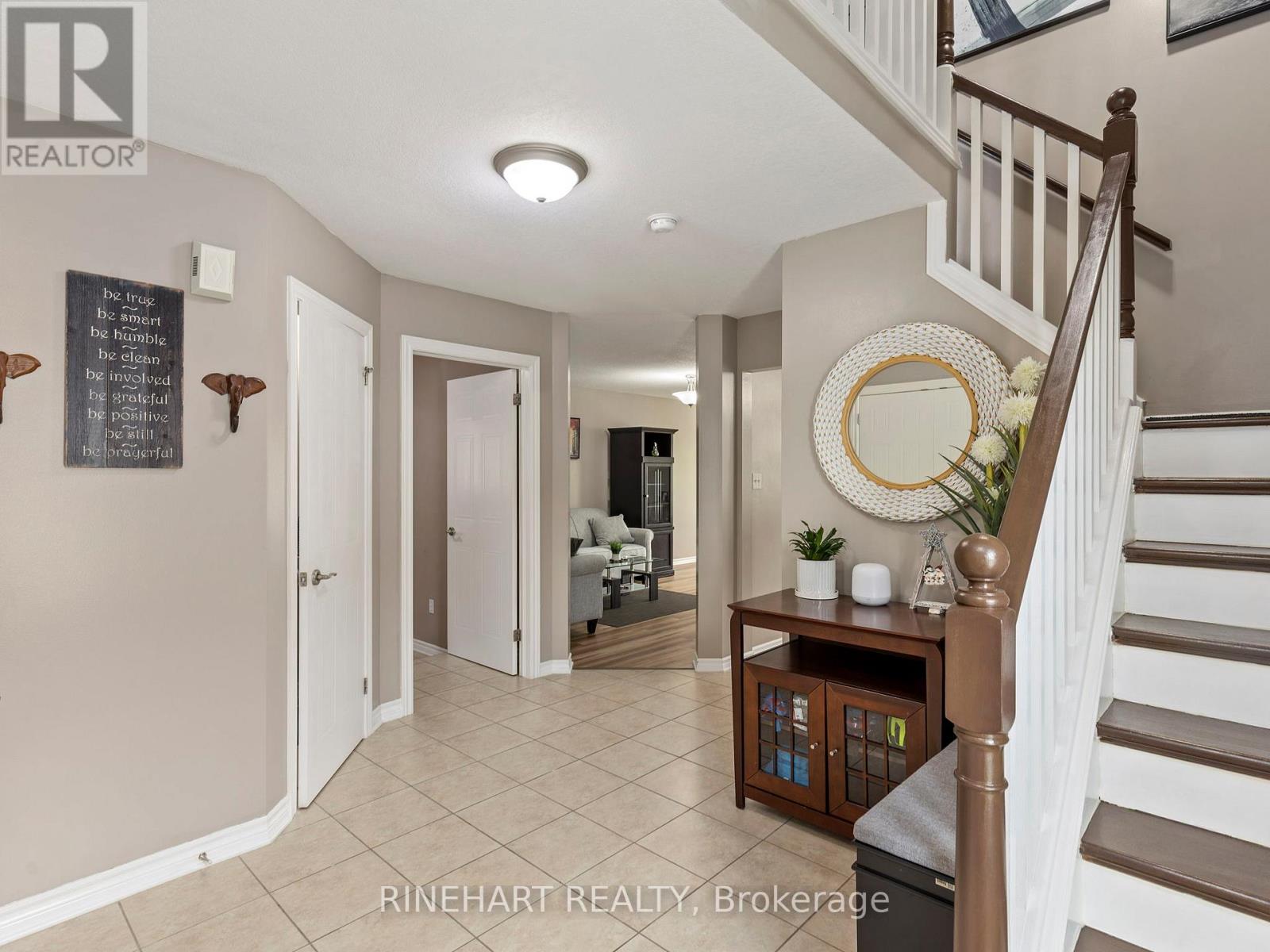 525 Maplewood Lane, London North, Ontario  N6H 0A7 - Photo 5 - X12180800