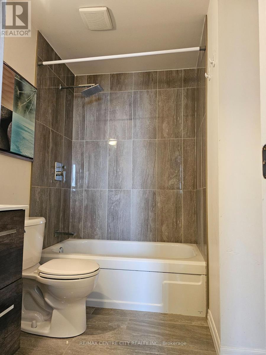 601 - 1102 Jalna Boulevard, London South, Ontario  N6E 1X8 - Photo 18 - X12180824