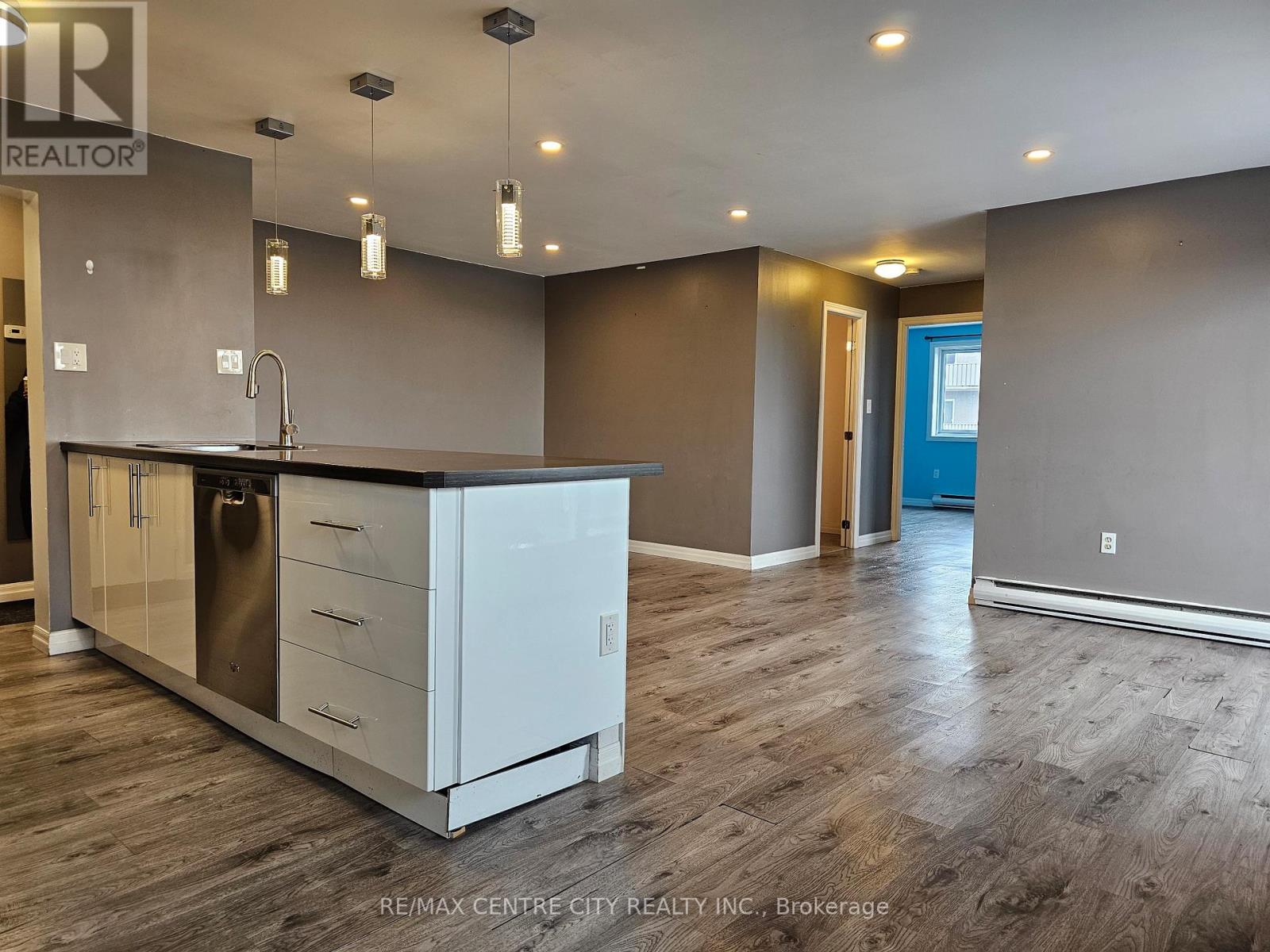 Property at 601 - 1102 JALNA BOULEVARD image 2