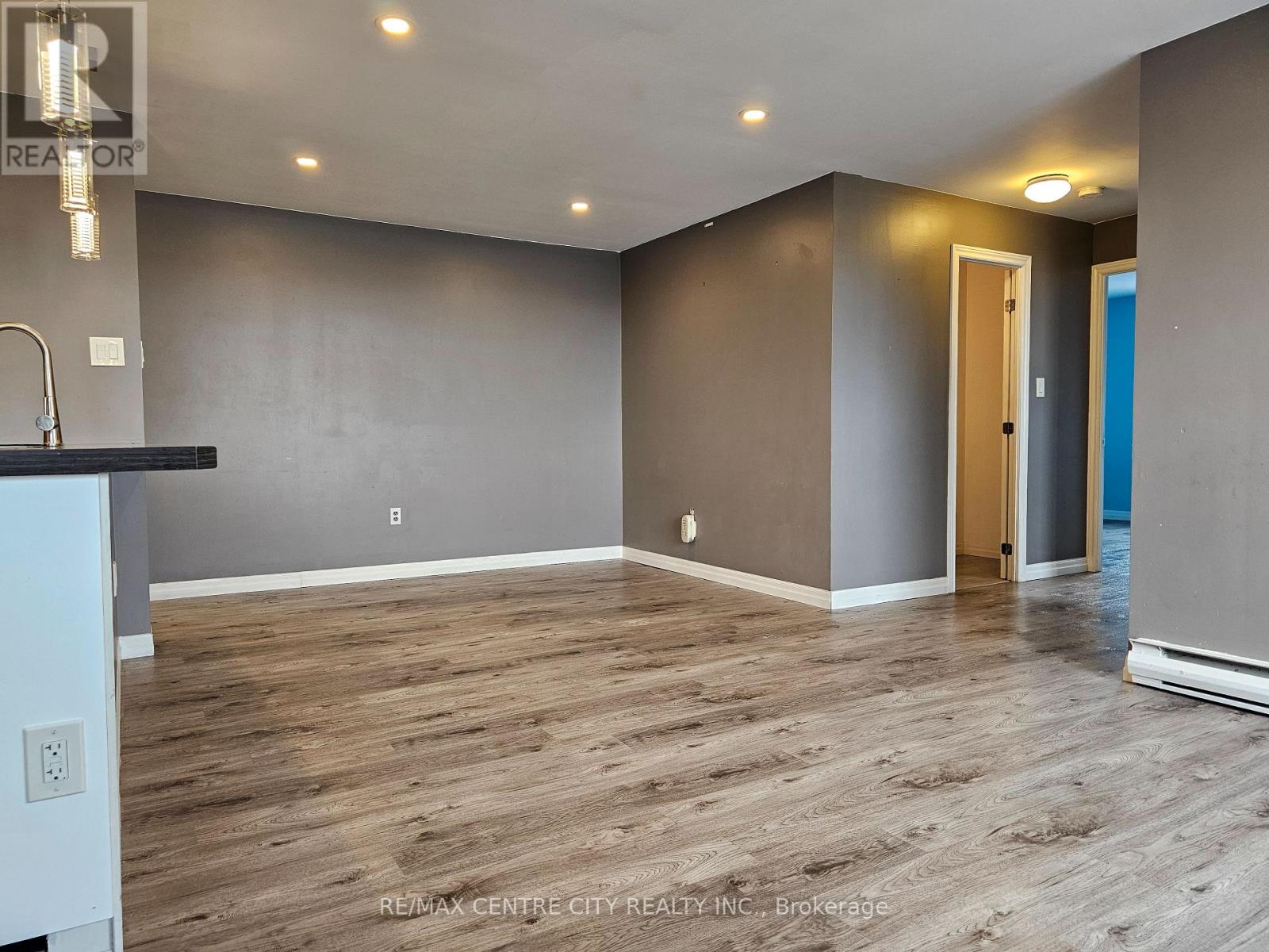 Property at 601 - 1102 JALNA BOULEVARD image 5