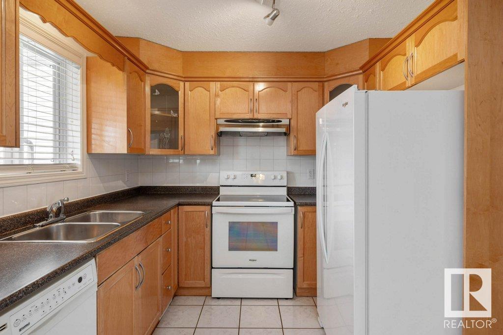 12818 72 St Nw, Edmonton, Alberta  T5C 0P5 - Photo 3 - E4439062