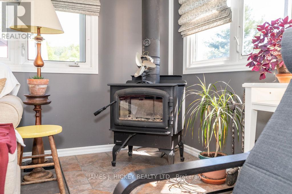 230 Jane Street, Bonnechere Valley, Ontario  K0J 1T0 - Photo 8 - X12180827