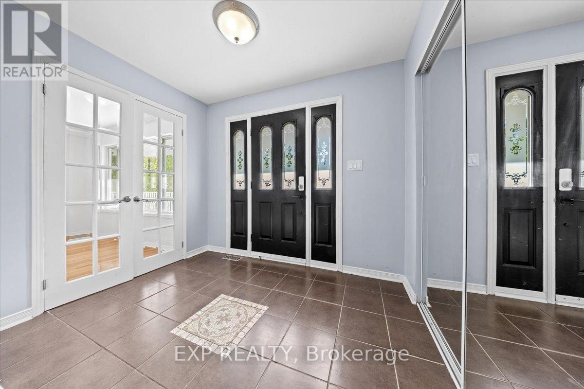 129 Lady Slipper Way, Ottawa, Ontario  K0A 1L0 - Photo 2 - X12180766