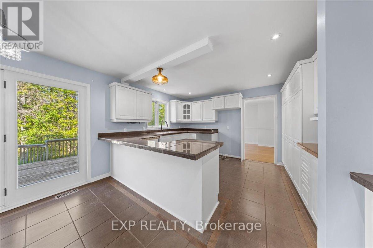 129 Lady Slipper Way, Ottawa, Ontario  K0A 1L0 - Photo 8 - X12180766