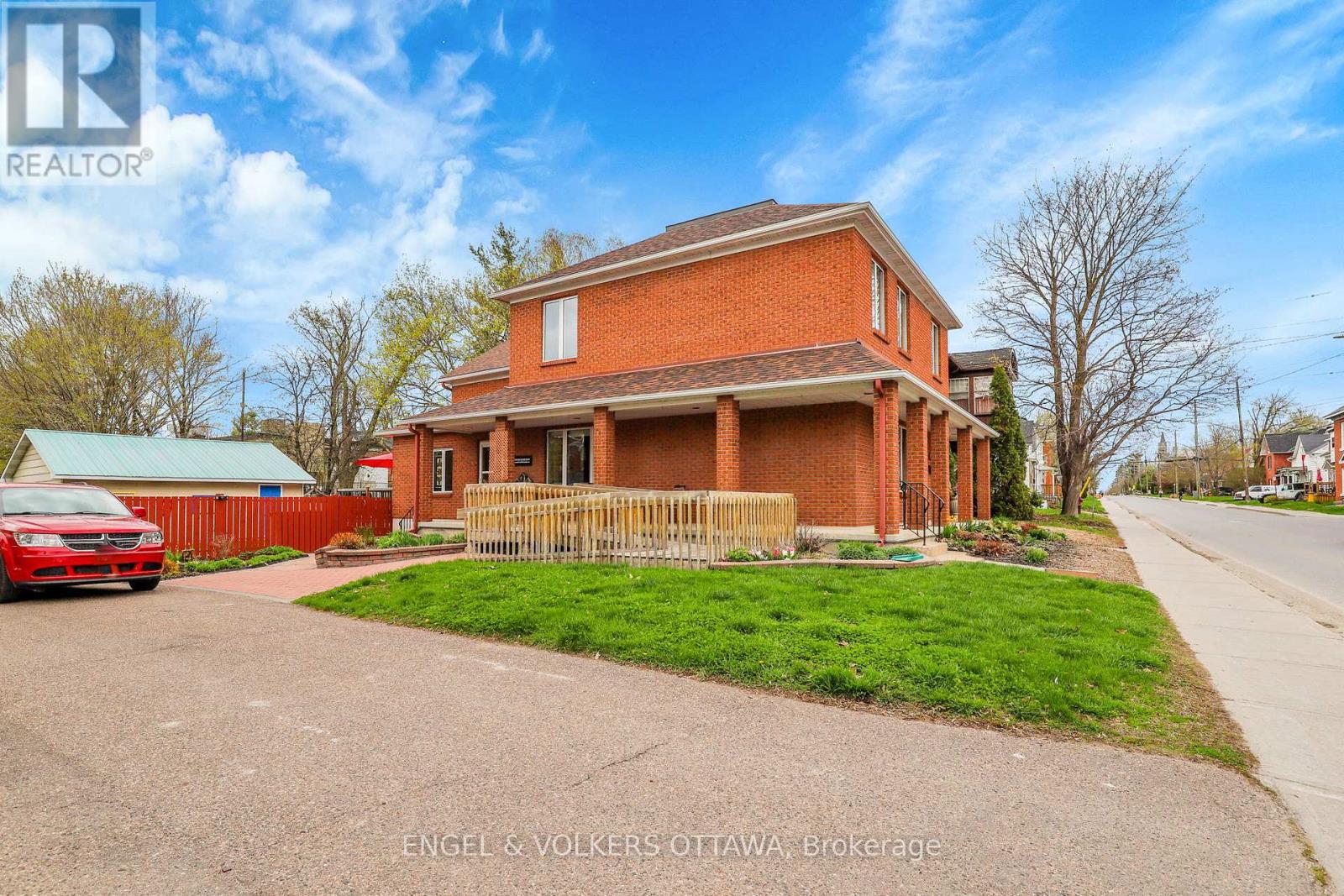 190 John Street N, Arnprior, Ontario  K7S 2N9 - Photo 34 - X12180770
