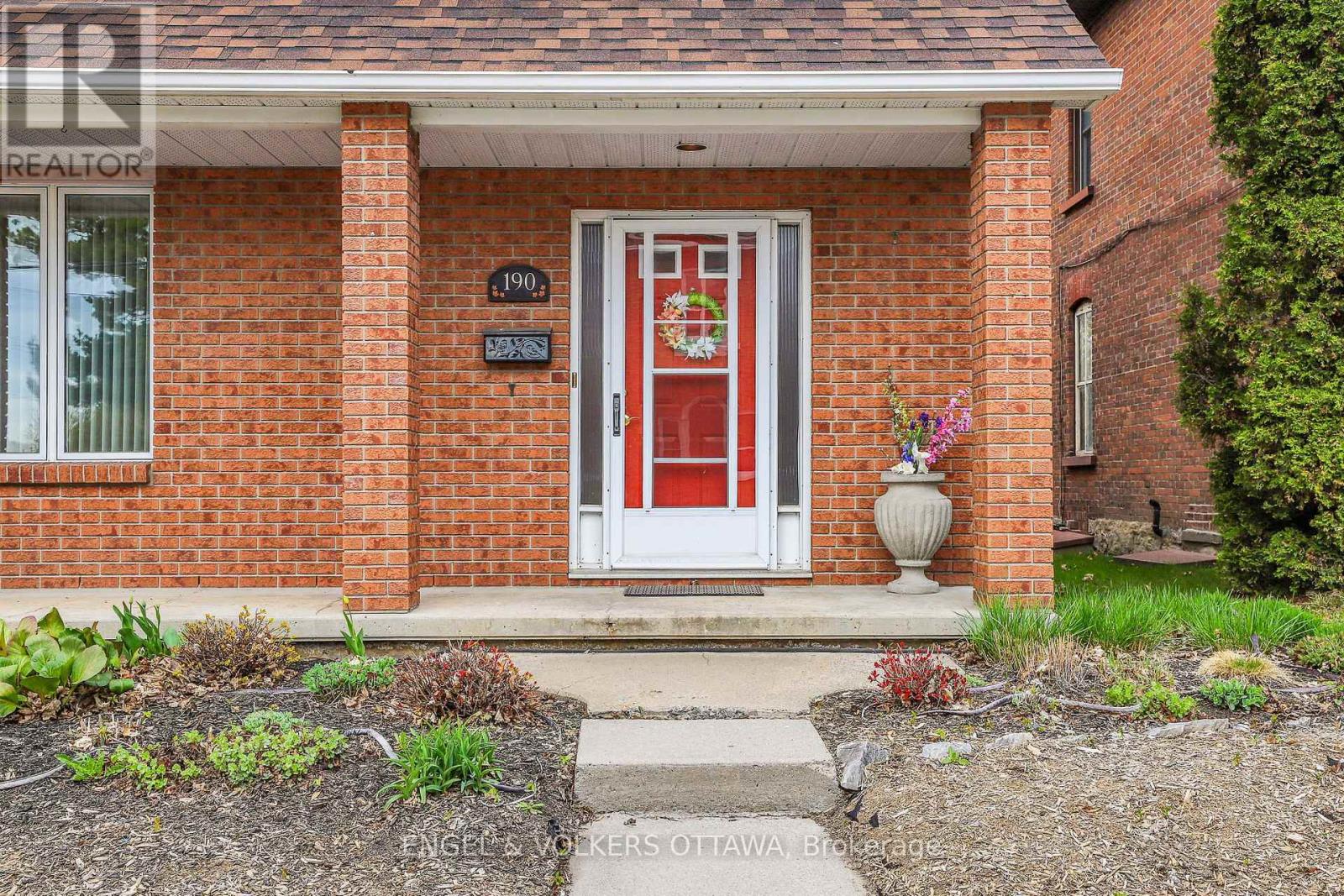 190 John Street N, Arnprior, Ontario  K7S 2N9 - Photo 6 - X12180770